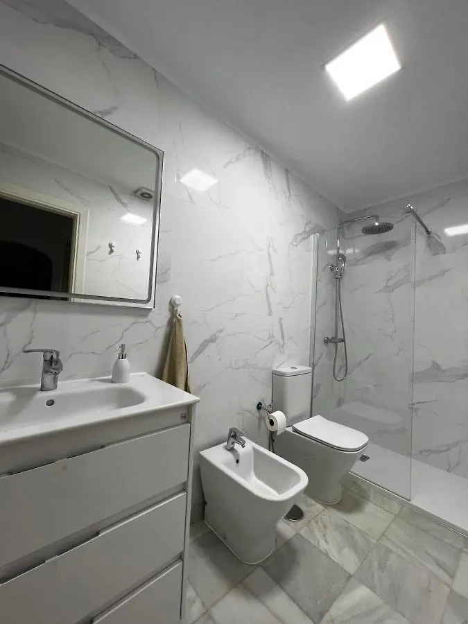 Synergy Apartment, 2 Bedroom, City Center By Namaste Elite Torremolinos 0*,  Espanha
